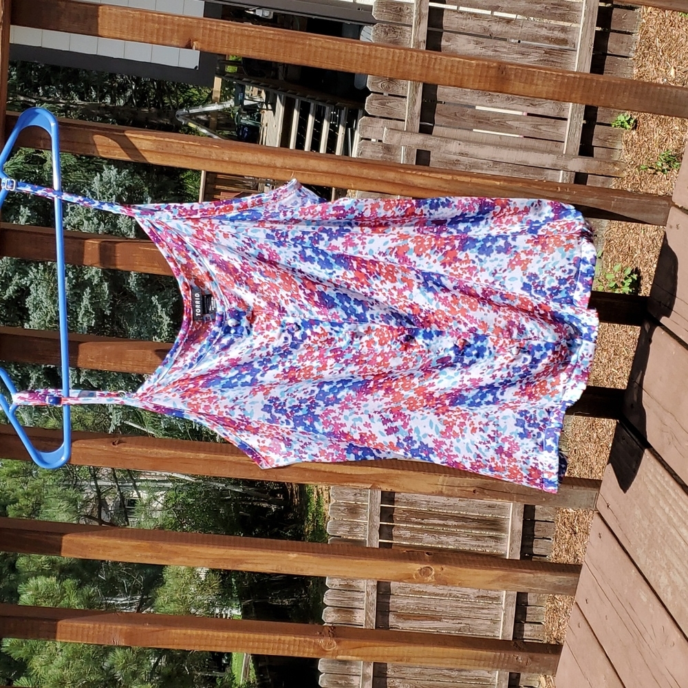 Torrid - Picture 2 of 6